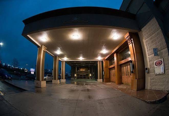 Woodbine hotel & suites