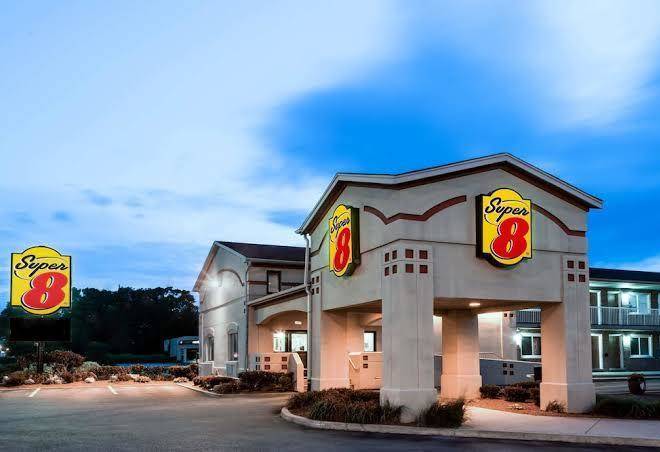 Super 8 by wyndham guelph