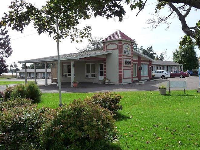 Clark's sunny isle motel