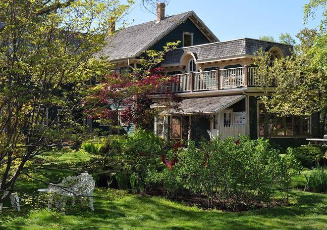Holman's heritage suites