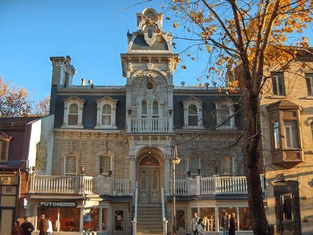 Chateau du faubourg