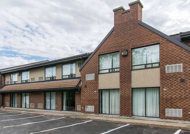 Econo lodge airport