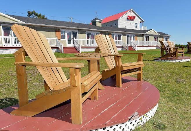 Motel evangeline bo fleuve