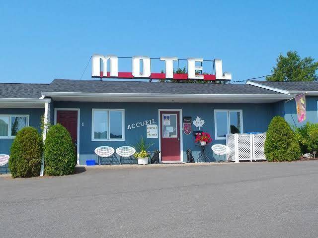 Motel cap blanc