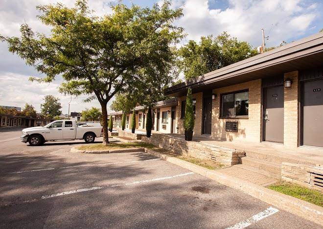 Motel newstar laval