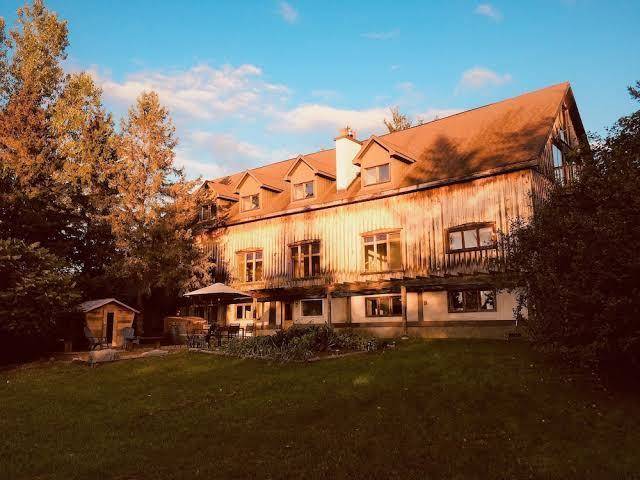 La grange country inn