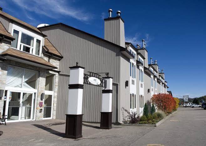 Hotel Vacances Tremblant Image