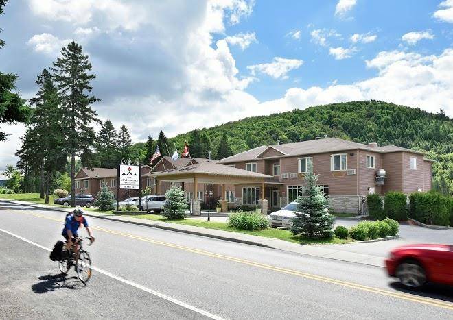 Hotel le versailles saint sauveur