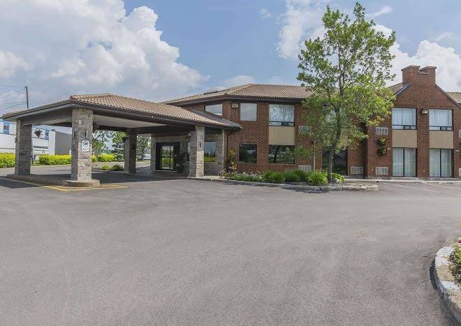 Comfort Inn Levis Image