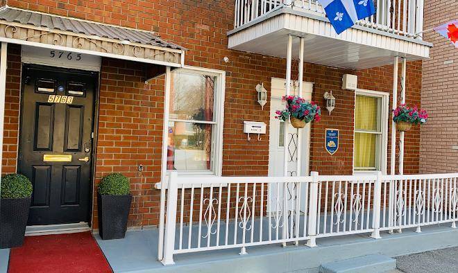 King Hostels monk