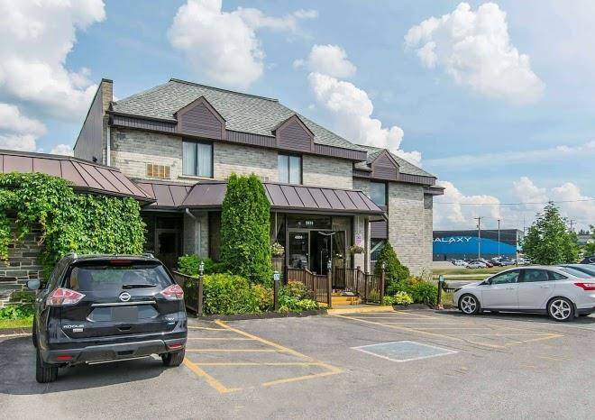 Quality Hotel & Suites Sherbrooke Image