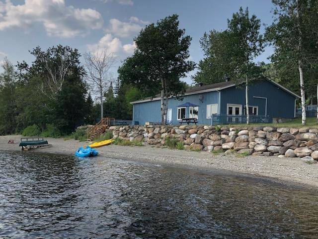 Domaine bleu sur le lac pohenegamook
