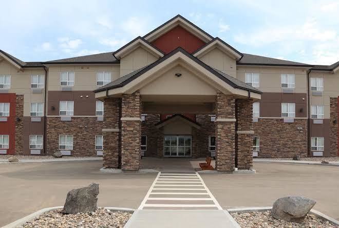 Prairie moon inn & suites