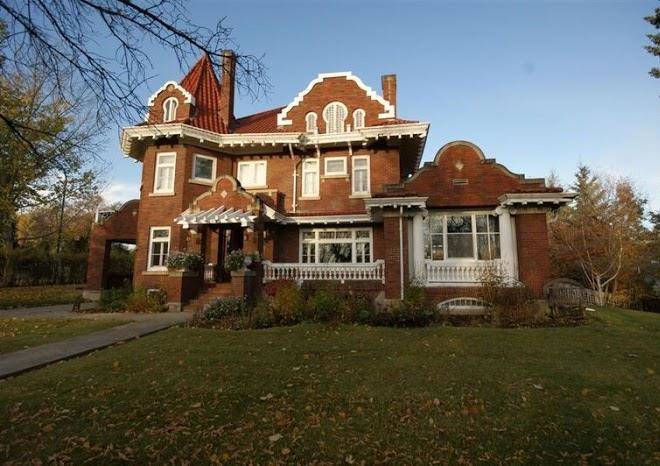 Keyhole castle bed and breakfast