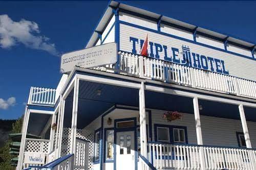 Triple J Hotel & cabins
