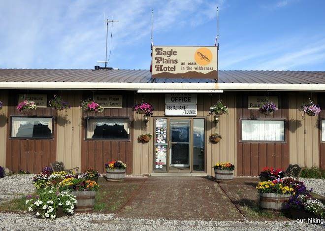 Eagle plains hotel