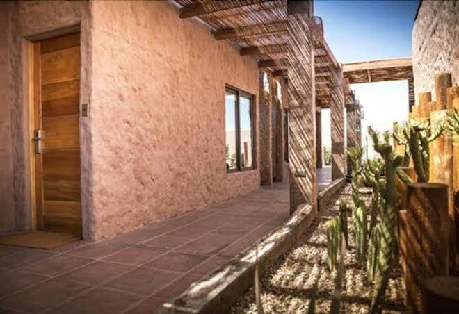 Hotel noi borde loa