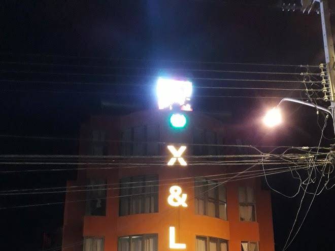 Hotel x & l