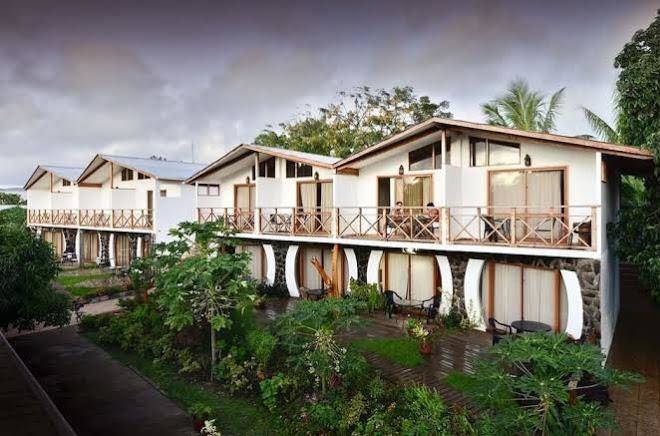 Cabanas y hotel tea nui