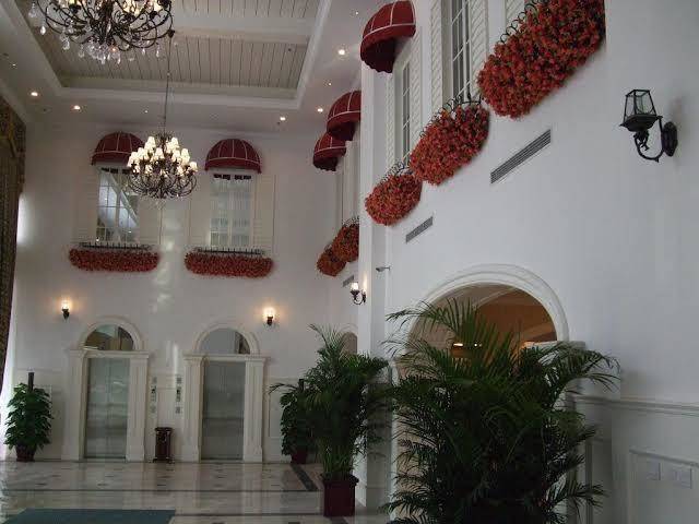 Oak grove hotel