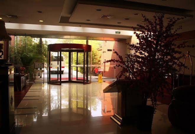 Communications hotel