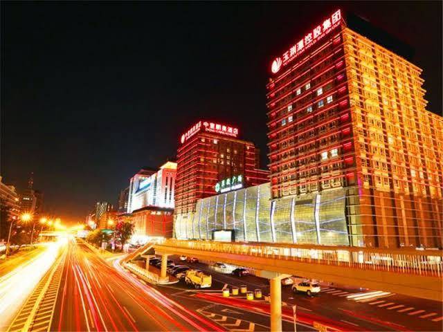 Zhongyi peng'ao hotel