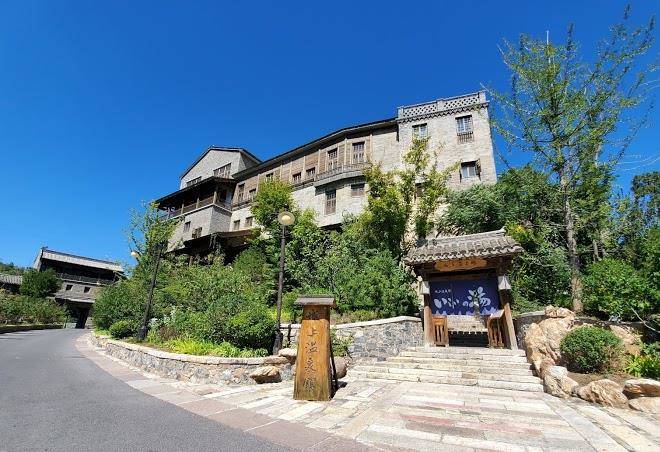 Gubei light hot spring resort gubei water town