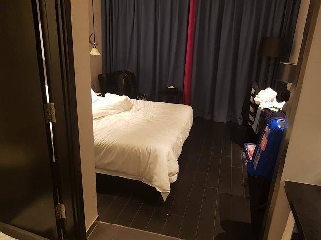 Orange hotel select