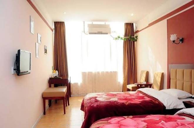Rococo garden hotel