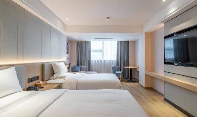 Vyluk Hotel Hongqihegou Subway Station Image