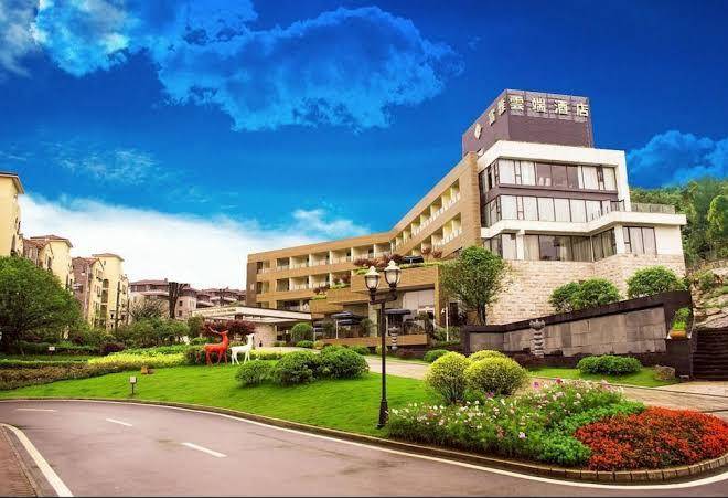 Fuya yunduan holiday hotel