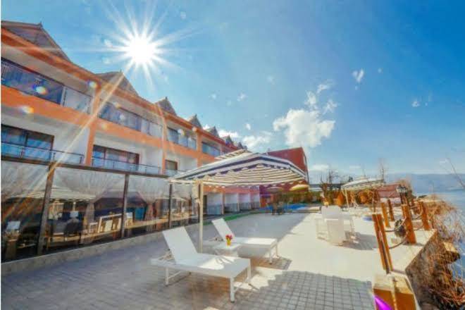 Lugu lake mi jing hotel