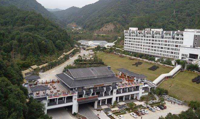 Yuntianhai Hot Spring Virgin Forest Resort Image