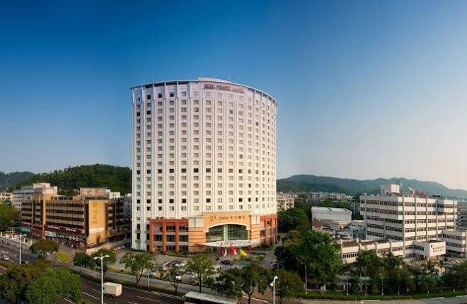 2000 year's hotel