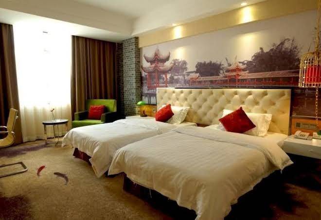 Hezhou joy city hotel
