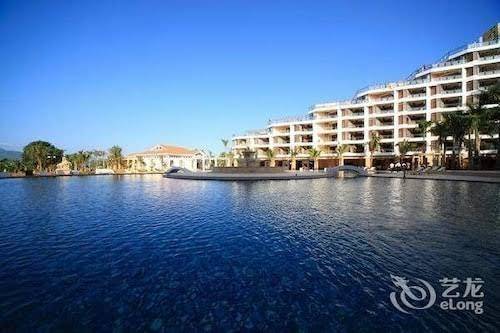Old banyan seaview hotel xinglong