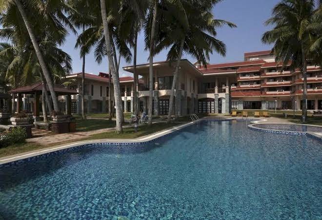 Coconut grove herton sea view hotel
