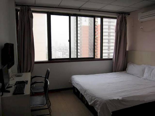 Luoyang white collar hotel