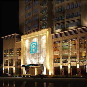 Carnival fashion hotel