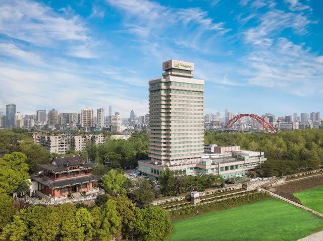 Holiday inn wuhan riverside