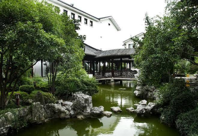Garden hotel