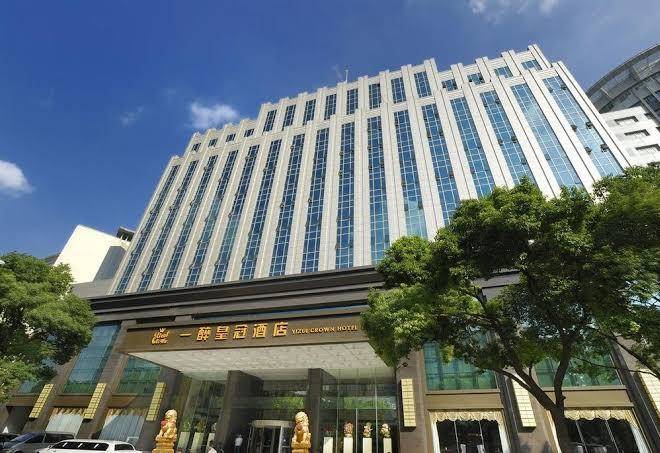Yizui crown hotel