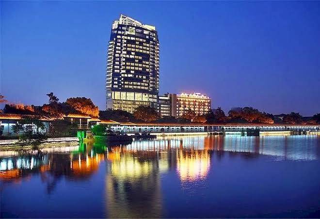 Juna hubin hotel