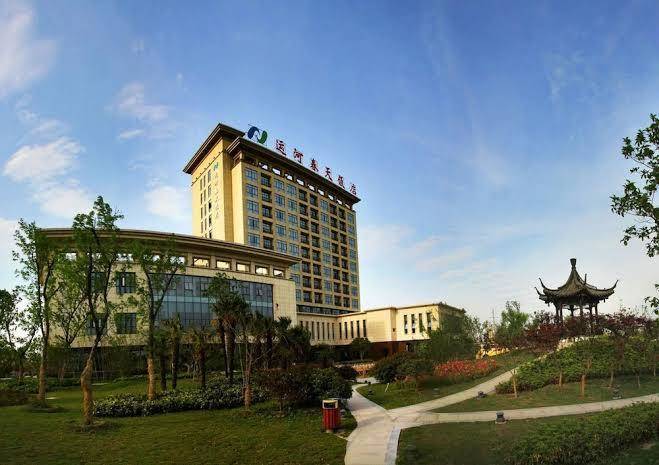 Canal spring hotel