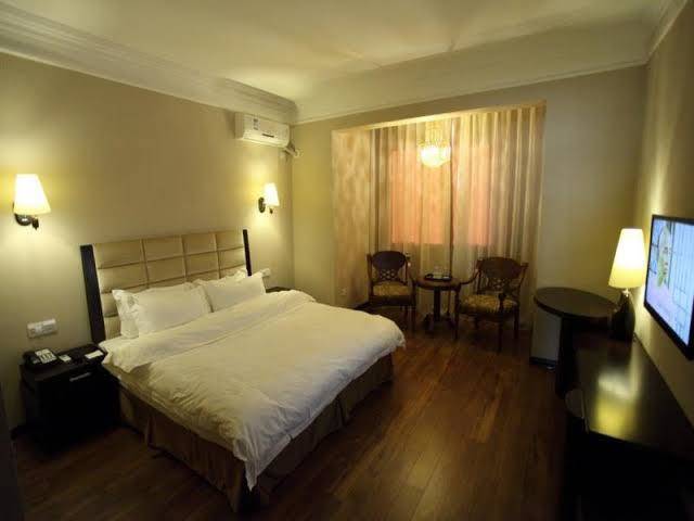 Anshan camilla business hotel