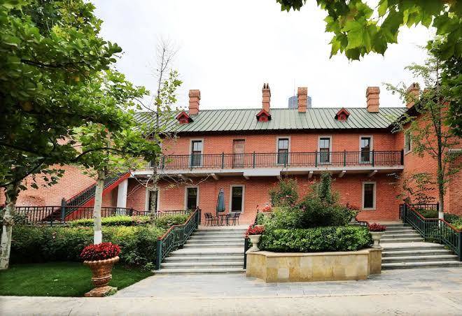Railway 1896 garden hotel