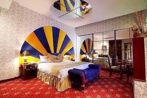 Aike 100 business hotel