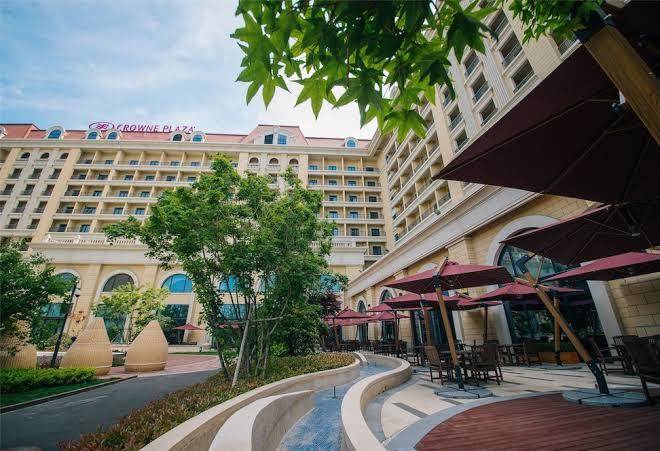 Crowne plaza qingdaoorientalmoviemetropolis