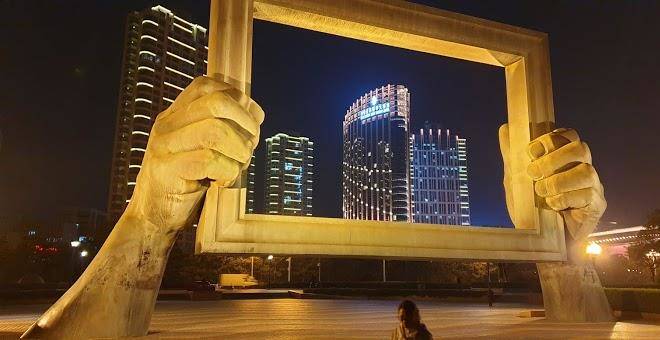 Qilu luxury blue horizon hotel