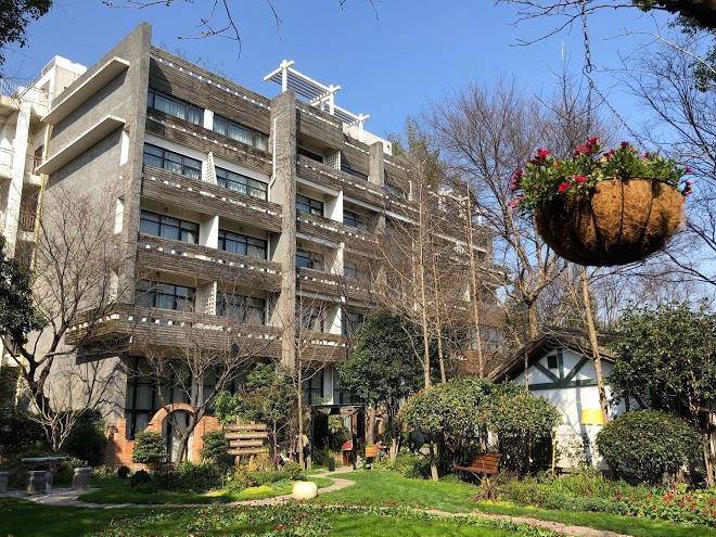 Deqiu Garden Business Center Image